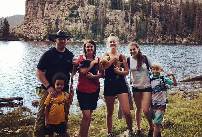 Familia anfitriona americana